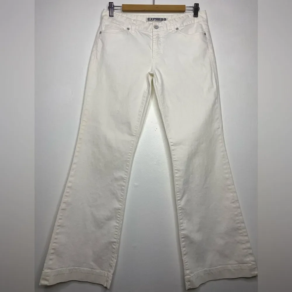 Express Flare leg  Low Rise Jean Size 8 Y2K Western Chic Tall